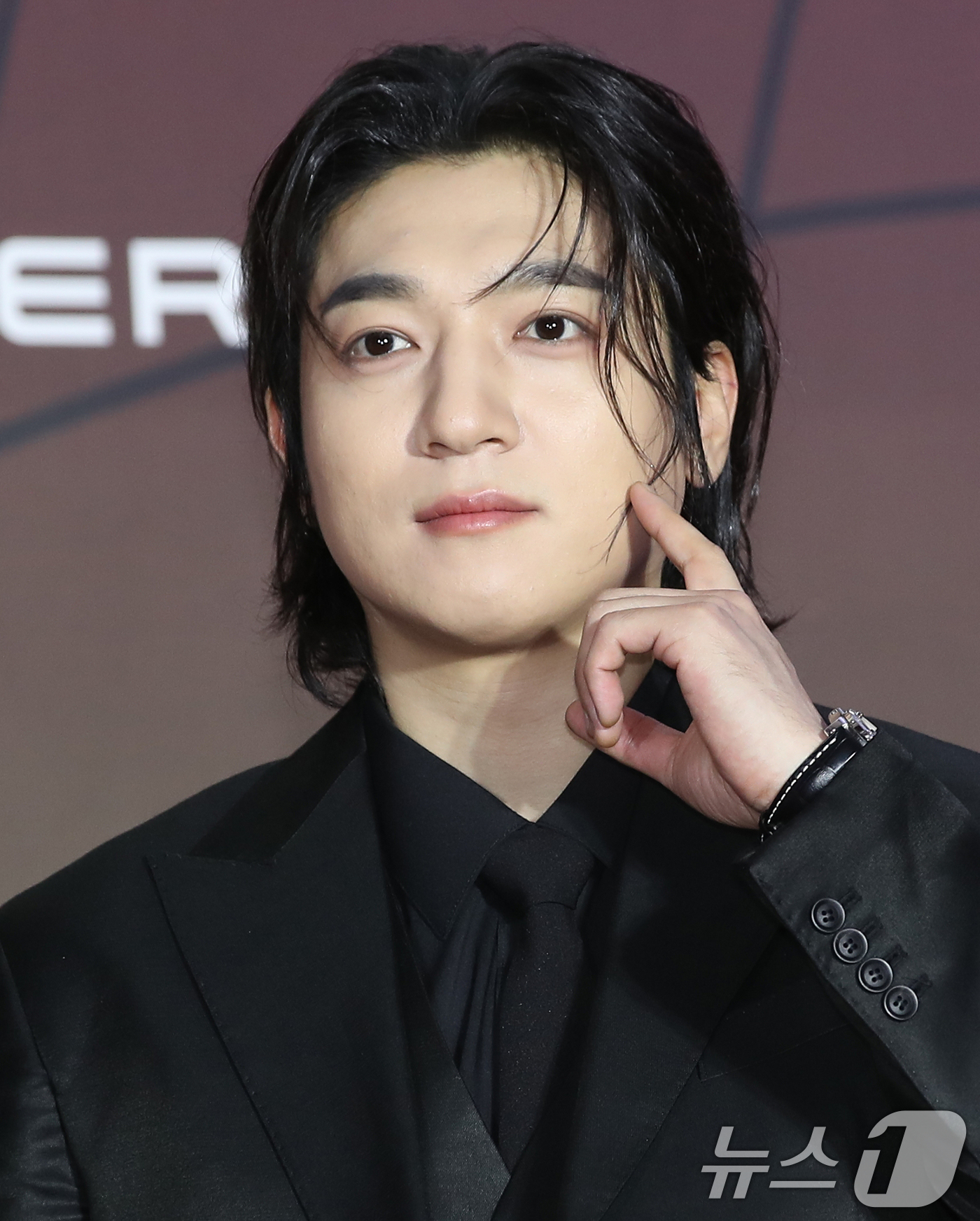 데이식스 성진, 근사한 단발 신사