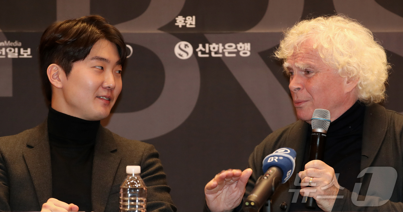 사이먼 래틀과 협연 앞둔 조성진