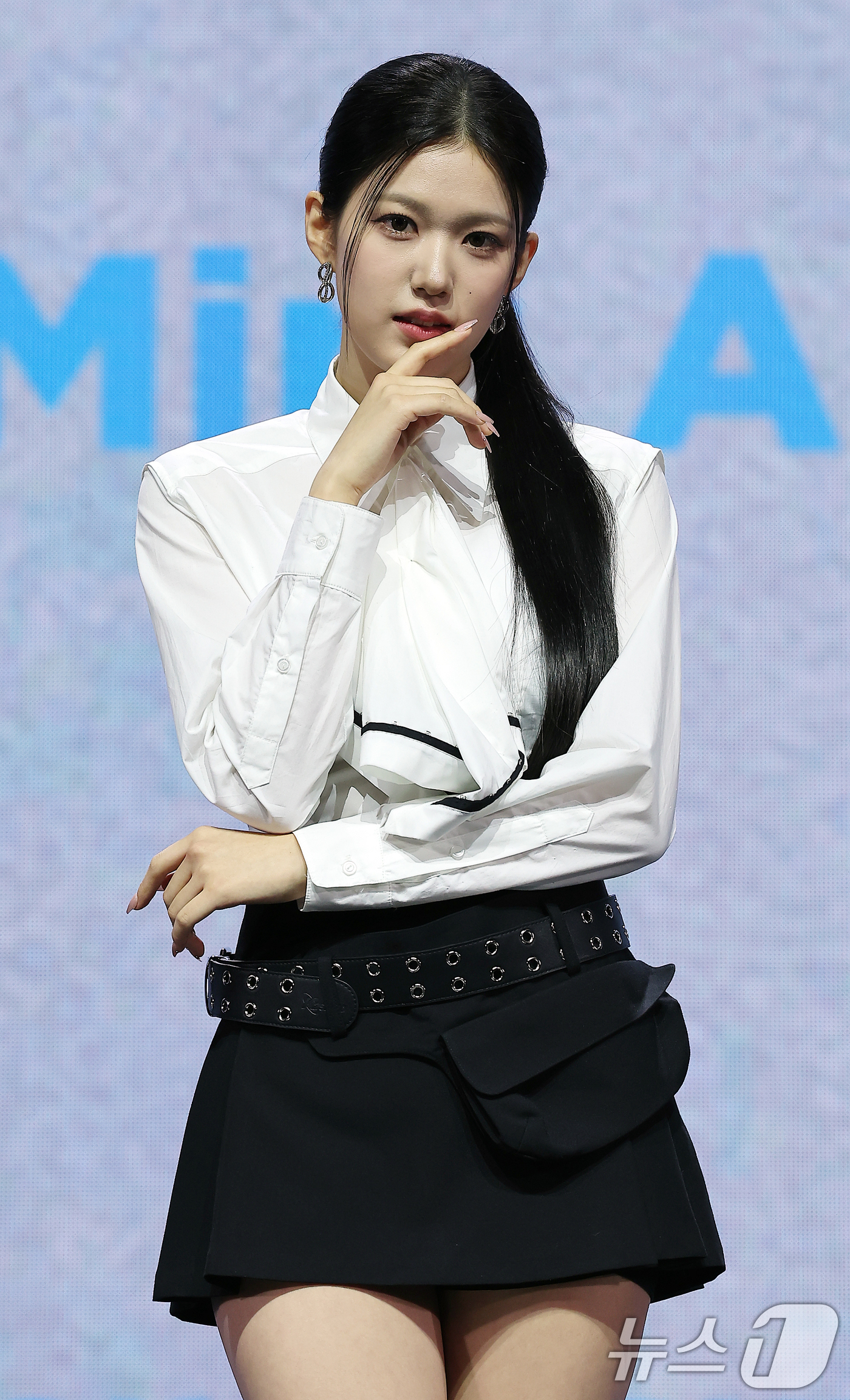 이즈나 윤지윤, 오늘 컨셉은 도도녀