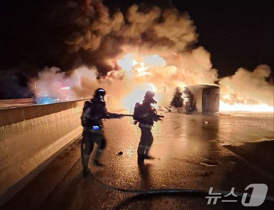 서해안고속도 서평택IC 등유 3만리터 유조차 화재