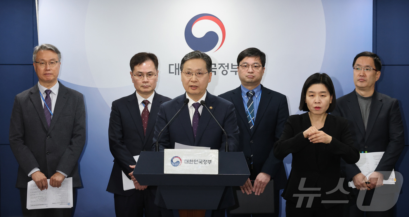 윤영빈 우주항공청장, 차세대발사체개발사업 개선 추진