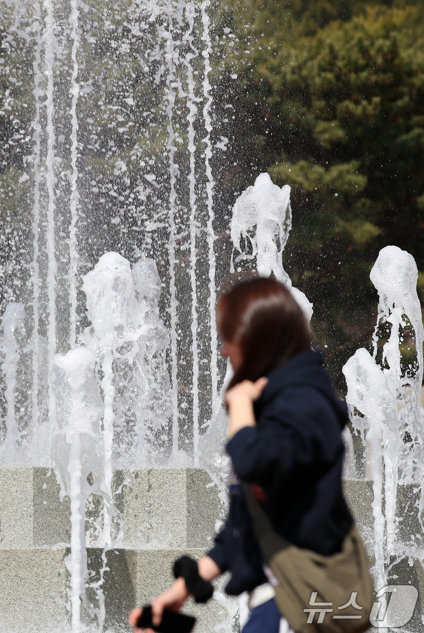 [오늘의 날씨] 부산·경남(13일, 목)…황사 영향권, 미세먼지 나쁨