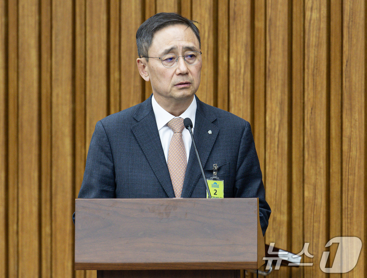 답변하는 금정호 신영증권 사장
