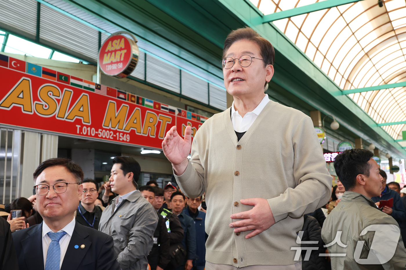 이재명, 청년 공약 발표…"청년미래적금·구직급여 지급 약속"