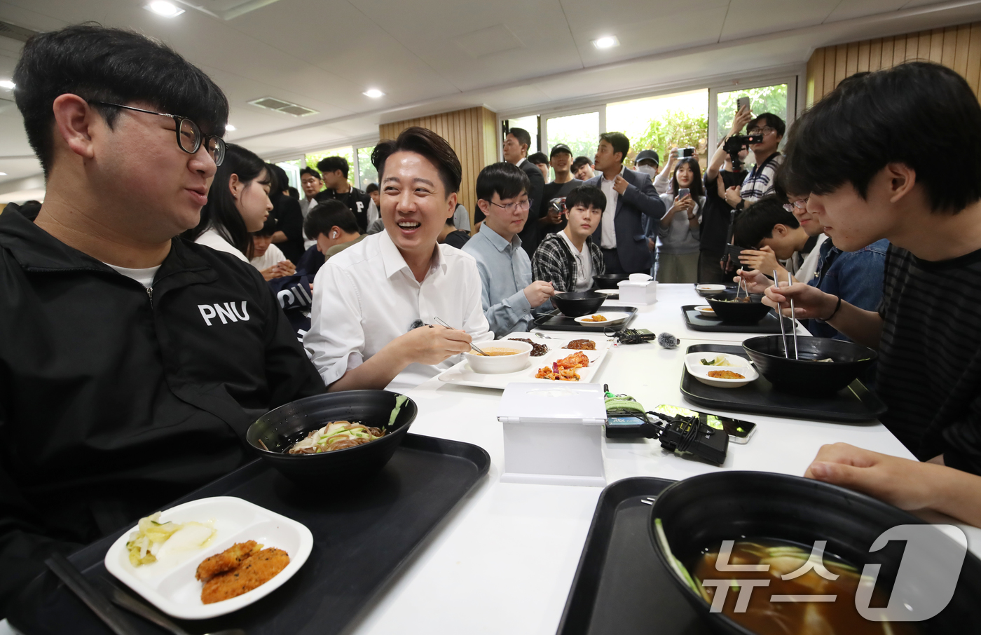 부산대서 학식 먹는 이준석
