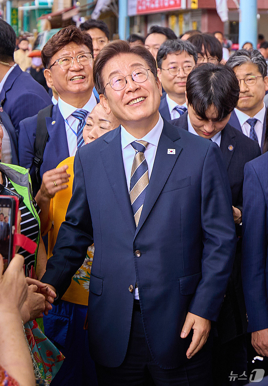李 대통령, 울산 전통시장 깜짝 방문