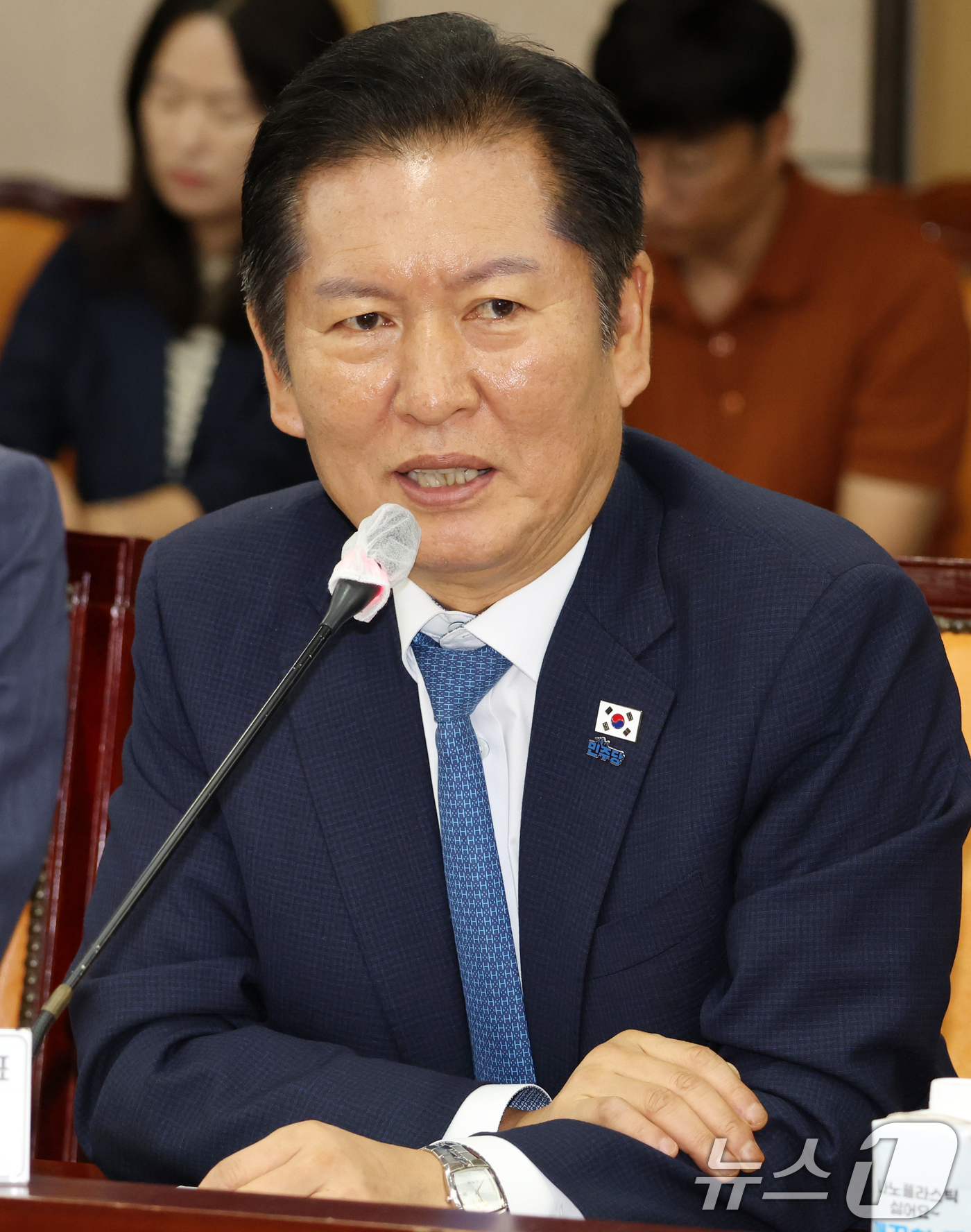 인사말하는 정청래 당대표
