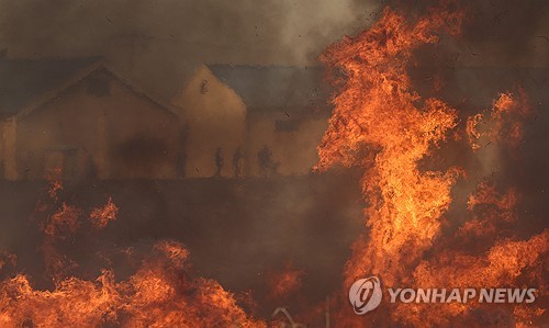 한 대행, 의성 산불 현장 점검…진화 인력 안전조치에 만전