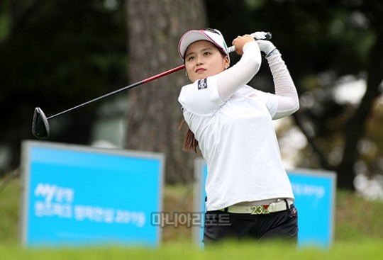 [포토] 본격적인 선두 추격에 나선 최혜진