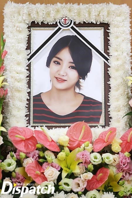 201493185457d9z3pho_T5_98940_99_20140904