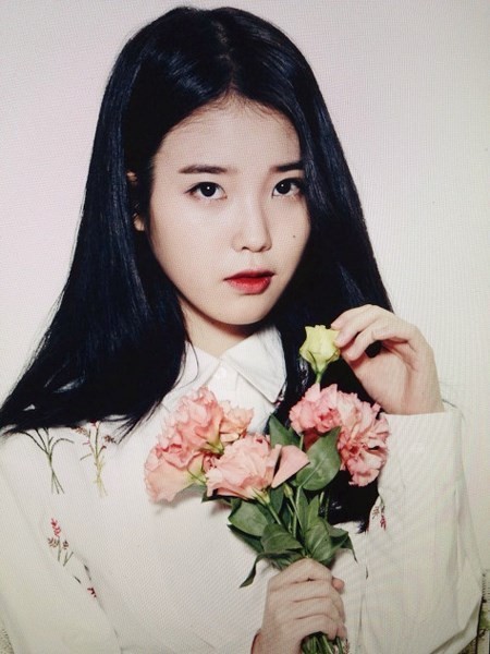 내년은 아찔?…아이유, 2015 캘린더 미리보기