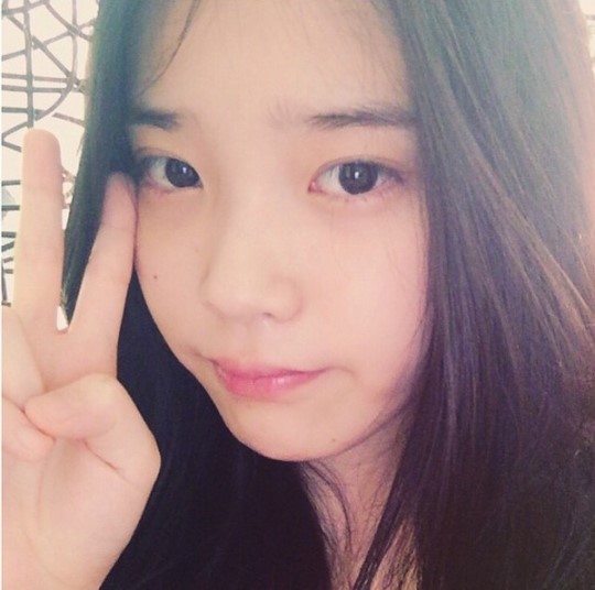 민낯도 깜찍…아이유, 부스스 꽃미녀