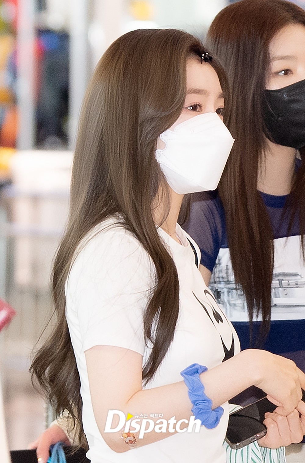 [현장포토] 헤어핀도 스타일...아이린, 시크한 출국