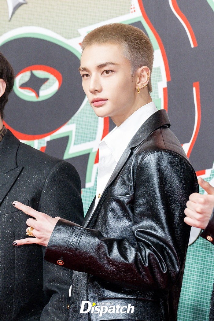[현장포토] 나홀로 누아르…현진, 파격의 삭발헤어