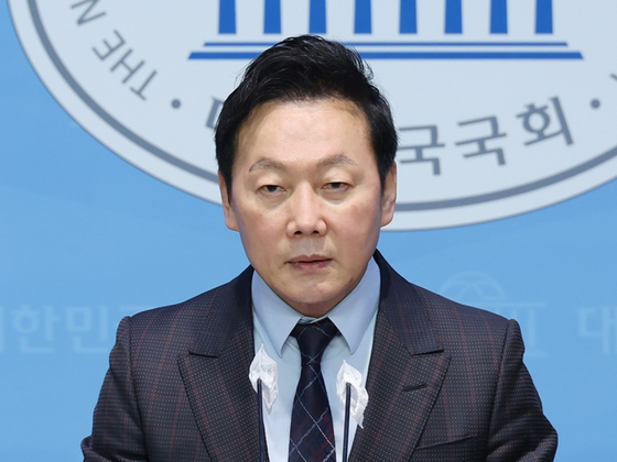 DMZ 지뢰 밟으면 경품은 목발…정봉주, 과거 발언 사과
