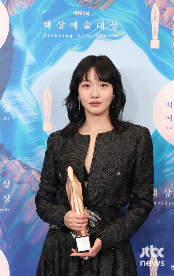 [백상 인터뷰] 김고은 첫 1000만에 큰 상 뭉클…하루하루 잘 살게요