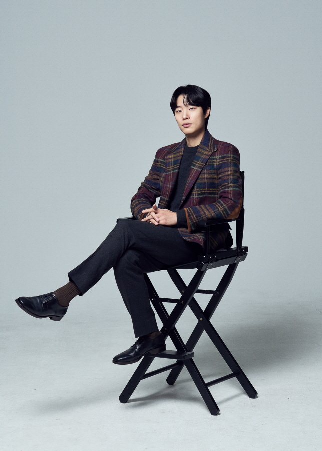 [인터뷰] 류준열 “찾았다! 뜰 앞의 무륵” (영화 ‘외계+인 2부’)