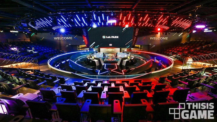 귀맵은 문제 없나요? 오픈형 경기장 LCK 아레나와 롤 파크 탐방기