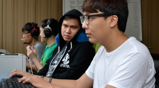 [취재] CLG 후히 최재현, 정글러 엑스미디 대신해 롤드컵 출전