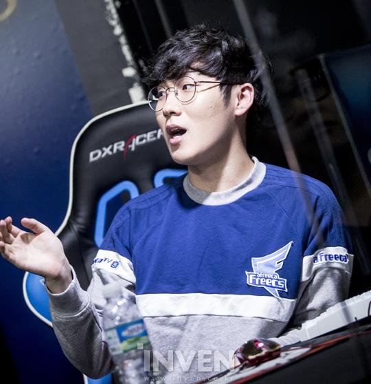 [돌발포토] 새해 첫 시즌은 과자 가득히! 롯데 꼬깔콘 LoL 챔피언스 코리아 개막전 현장