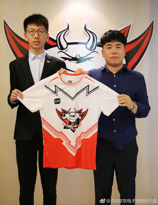 멈추지 않는 도전! 옴므 윤성영, 中 JDG 감독 부임