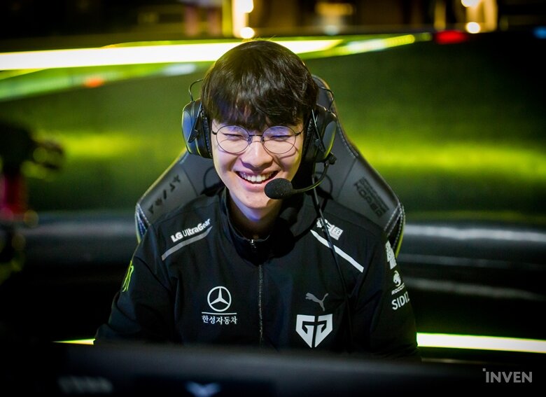 [LCK 서머] 1황의 위엄? 완벽했던 젠지, 1세트 완승
