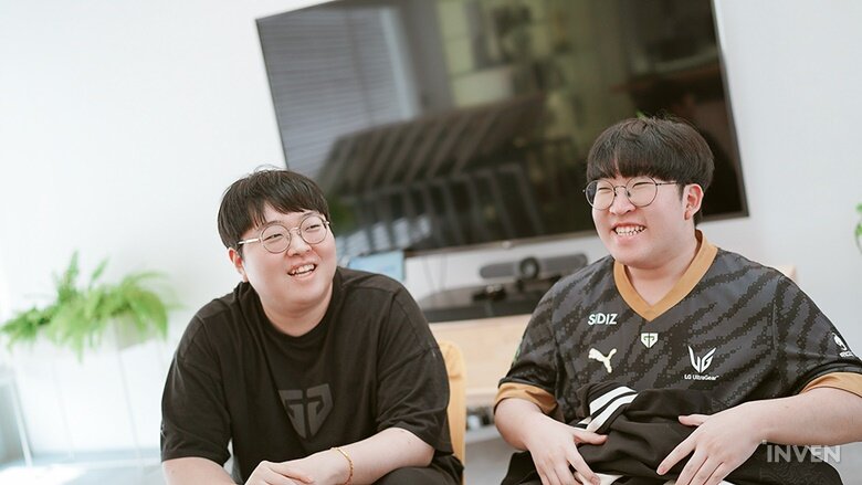 [인터뷰] 젠지의 또다른 케미 듀오 - 딜라이트와 무성 코치