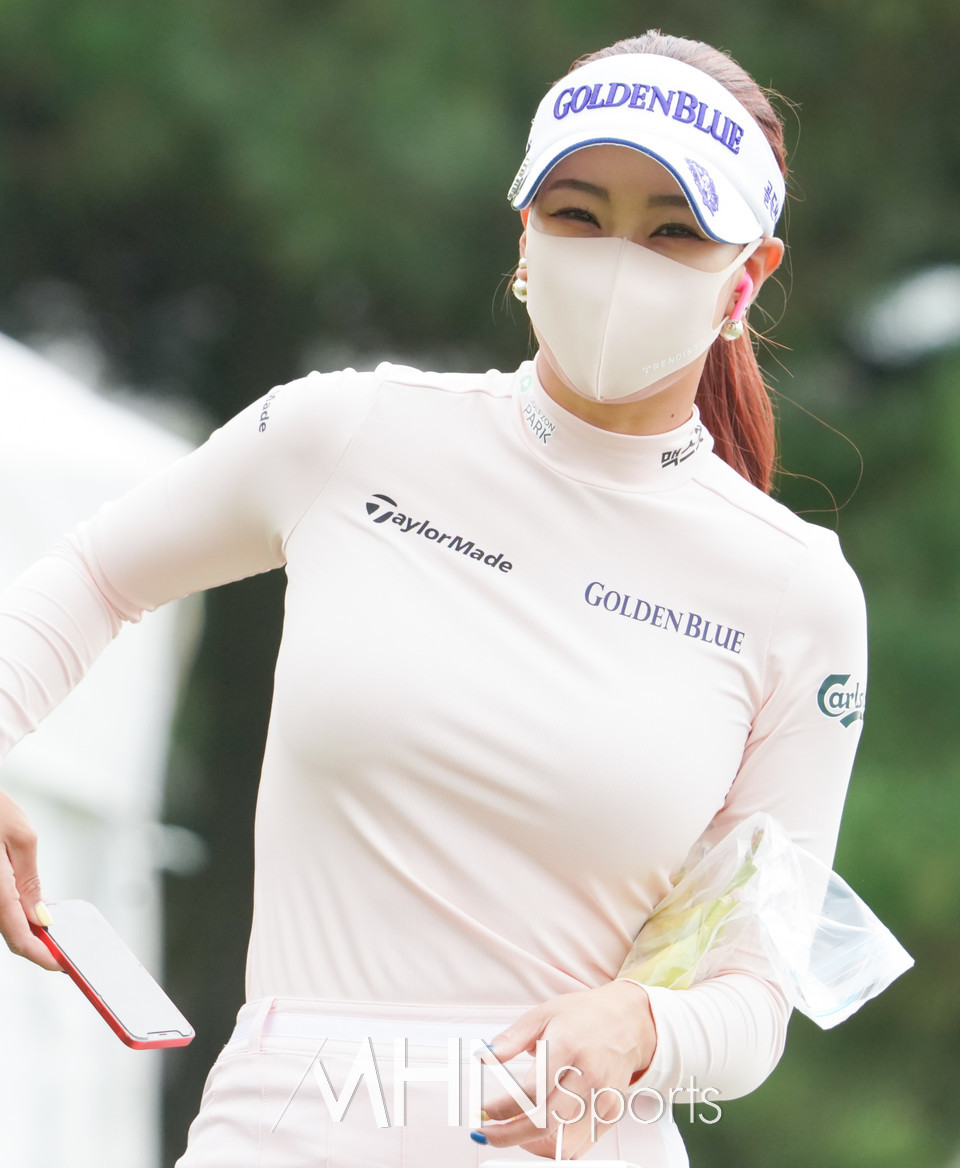 유현주 마스크 쓰고도 매력 넘치는 눈웃음[포토]