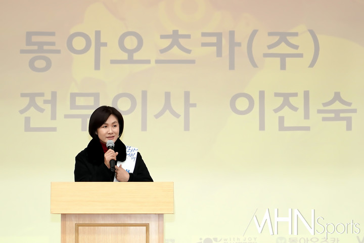 [mhn포토] 동아오츠카 이진숙 전무이사 스내그골프로 폭력예방