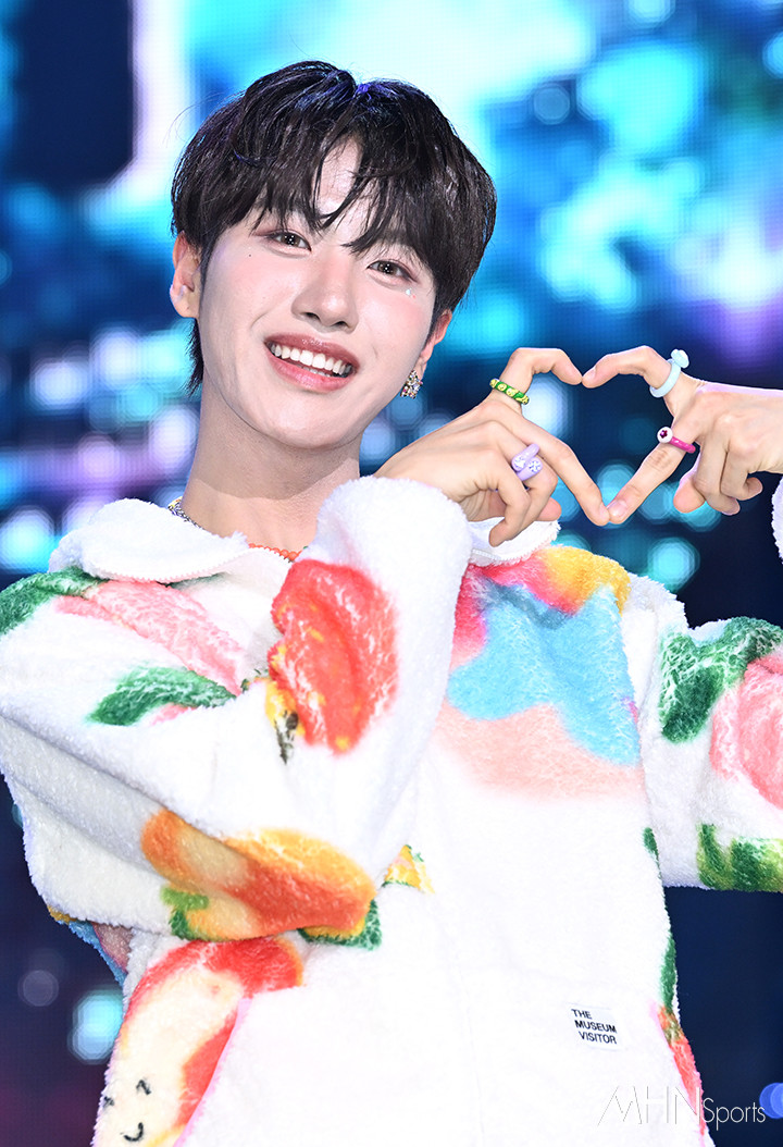 [mhn포토] 엔싸인 희원 비타민 하트