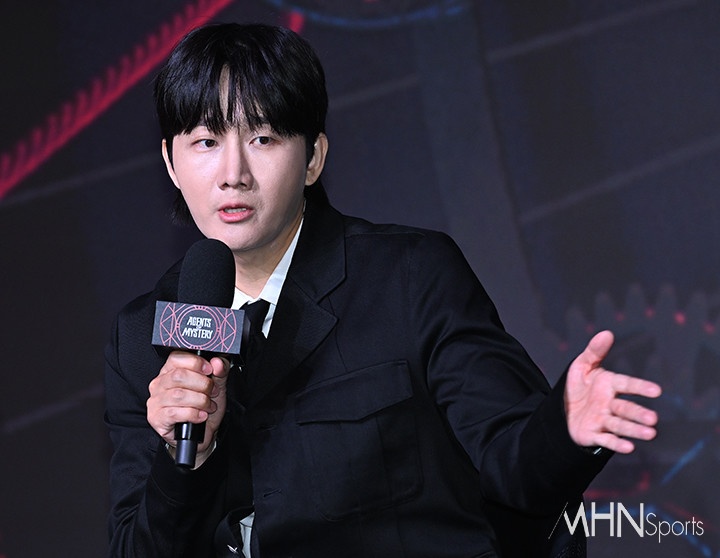 [mhn포토] 정종연 PD 폭풍 칭찬하는 이용진 그만해 용진아