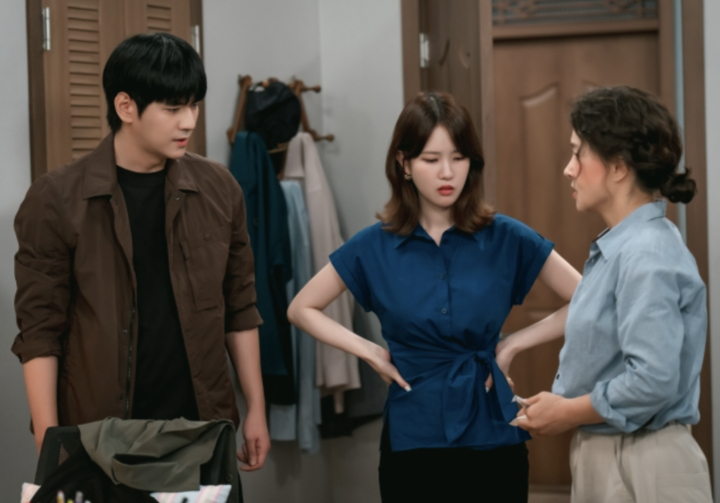 무리하게 돈 요구하는 고봉희의 손찌검에 세탁소 남매 분노 폭발(다리미 패밀리)
