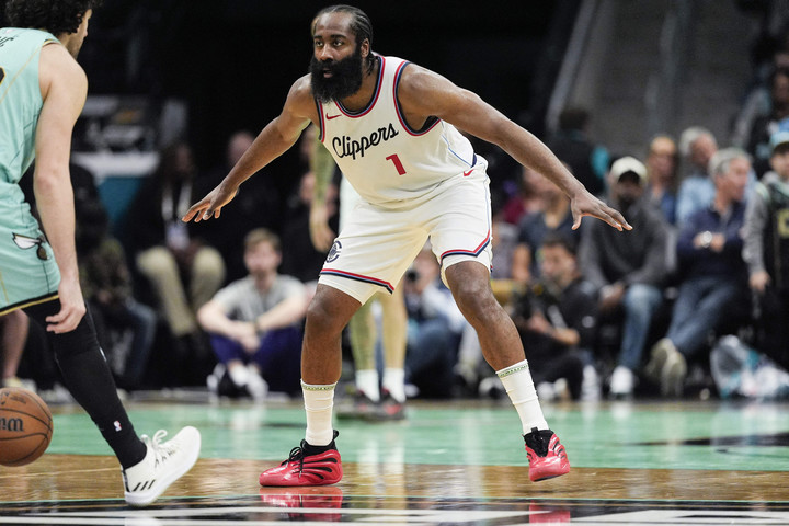 하든, NBA 역사 새로 썼다! 2만5천점-8천어시스트 대기록 달성 - 클리퍼스 승리 견인