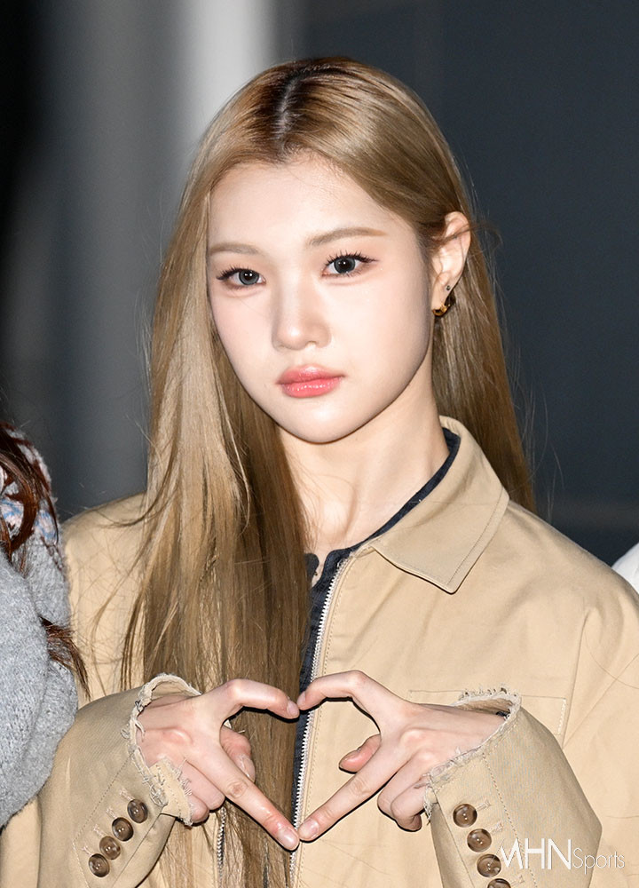 [포토] 하츠투하츠 주은 하트를 보내요