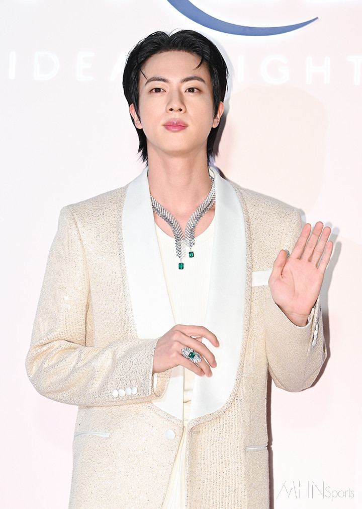 [포토] BTS 진 인사만 해도 심쿵