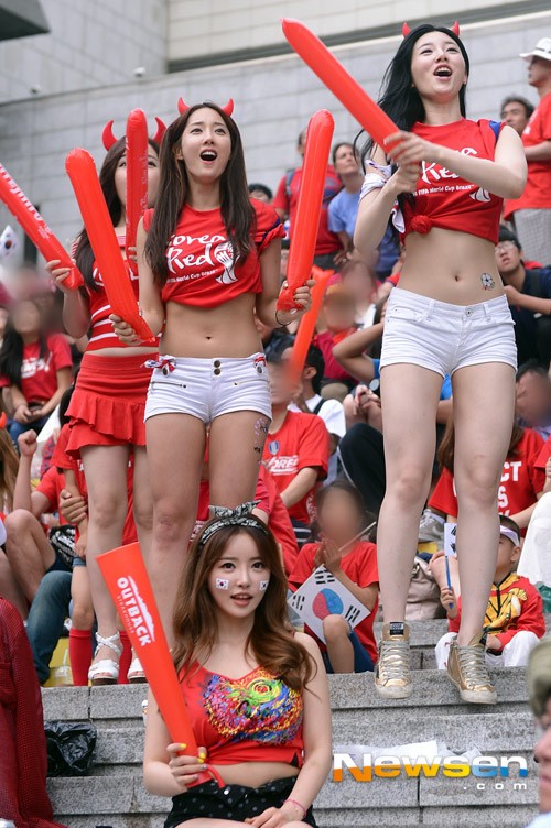 [대한민국-러시아]쭉쭉빵빵 붉은악마, 광화문광장에서 뜨거운 월드컵 응원~