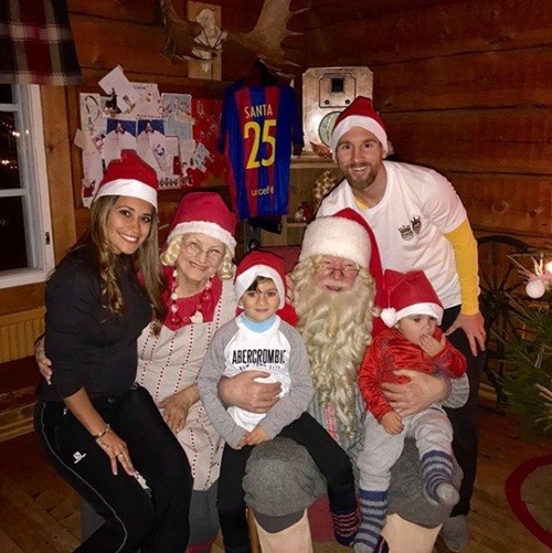 [뉴스앤미디어] 훔바, 메시, 호날두, 베컴 등 가족과 함께 "메리 크리스마스"