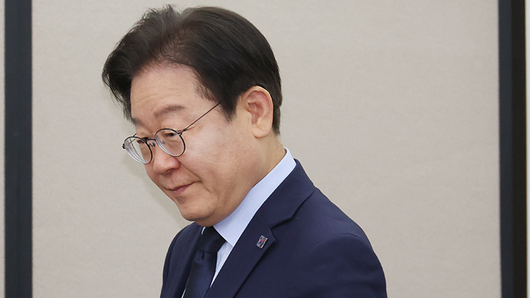 李, 김혜경 재판에 보복수사 희생제물…죽고싶을 만큼 미안