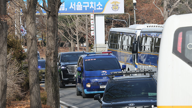 尹대통령, 구속영장심사 출석위해 서울구치소 출발