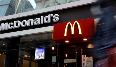 ‘햄버거병 논란’ 한국맥도날드 압수수색…2년 만 재수사