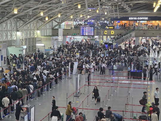 김해공항 제2출국장 건설에 예산 15억 요청
