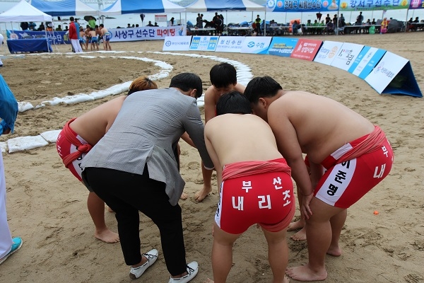 [ST&르포] 씨름 부활의 불씨, 비도 꺼트릴 수 없었다