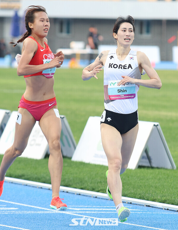 [구미육상] 굳건한 간판 신소망, 800m 여자 결선행…박나연도 개인 기록 새로 썼다!