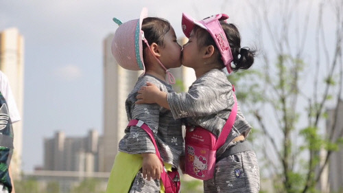 라희, 라율 쌍동이자매 달리기 시합 우승자는?