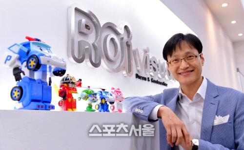 [데스크가 만난 사람]로보카 폴리 만든 로이비쥬얼 이동우대표.부모의 심정으로 만든다