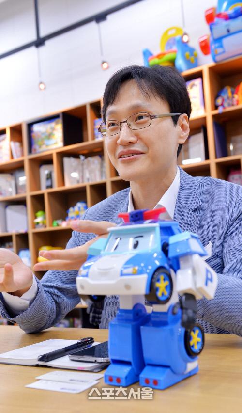 [데스크가 만난 사람]로보카 폴리 만든 로이비쥬얼 이동우대표.부모의 심정으로 만든다