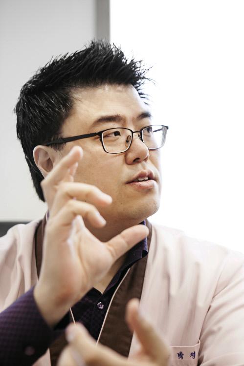 경희튼튼한의원, 오십견, 디스크 미리 관심 기울일 필요 있어