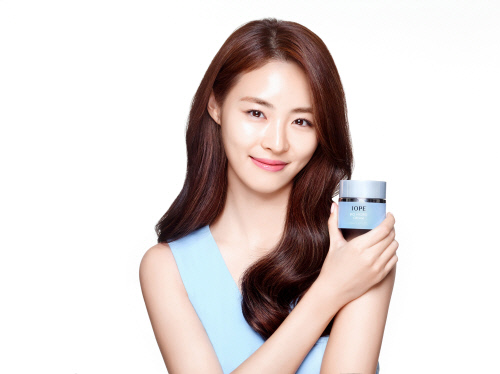 [뷰티TIP]만지고 싶은 피부 이연희와 윤아의 피부비결은?