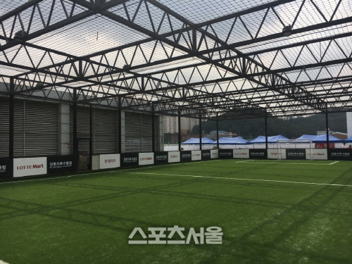 도심 속에서 부모님과 함께 즐기는 축구, 김병지 풋살파크 롯데마트에 개장