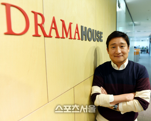 [비즈엔터]드라마하우스 박준서 대표, JTBC드라마 날개 달고 라이벌은 아디다스